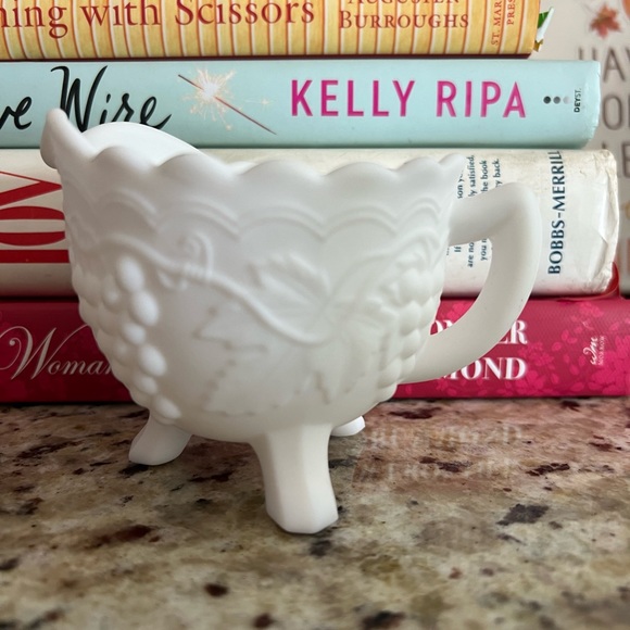 Vintage Imperial Glass Embossed Grape Pattern Milk Glass Sugar & Creamer Set - Picture 3 of 9